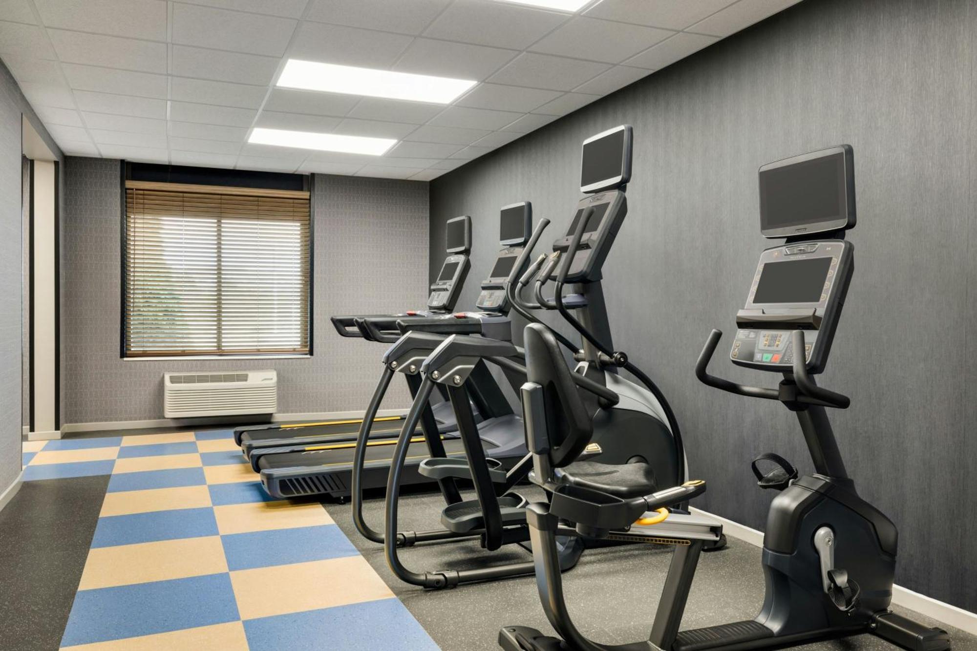 Four Points By Sheraton Columbus-Polaris Екстериор снимка