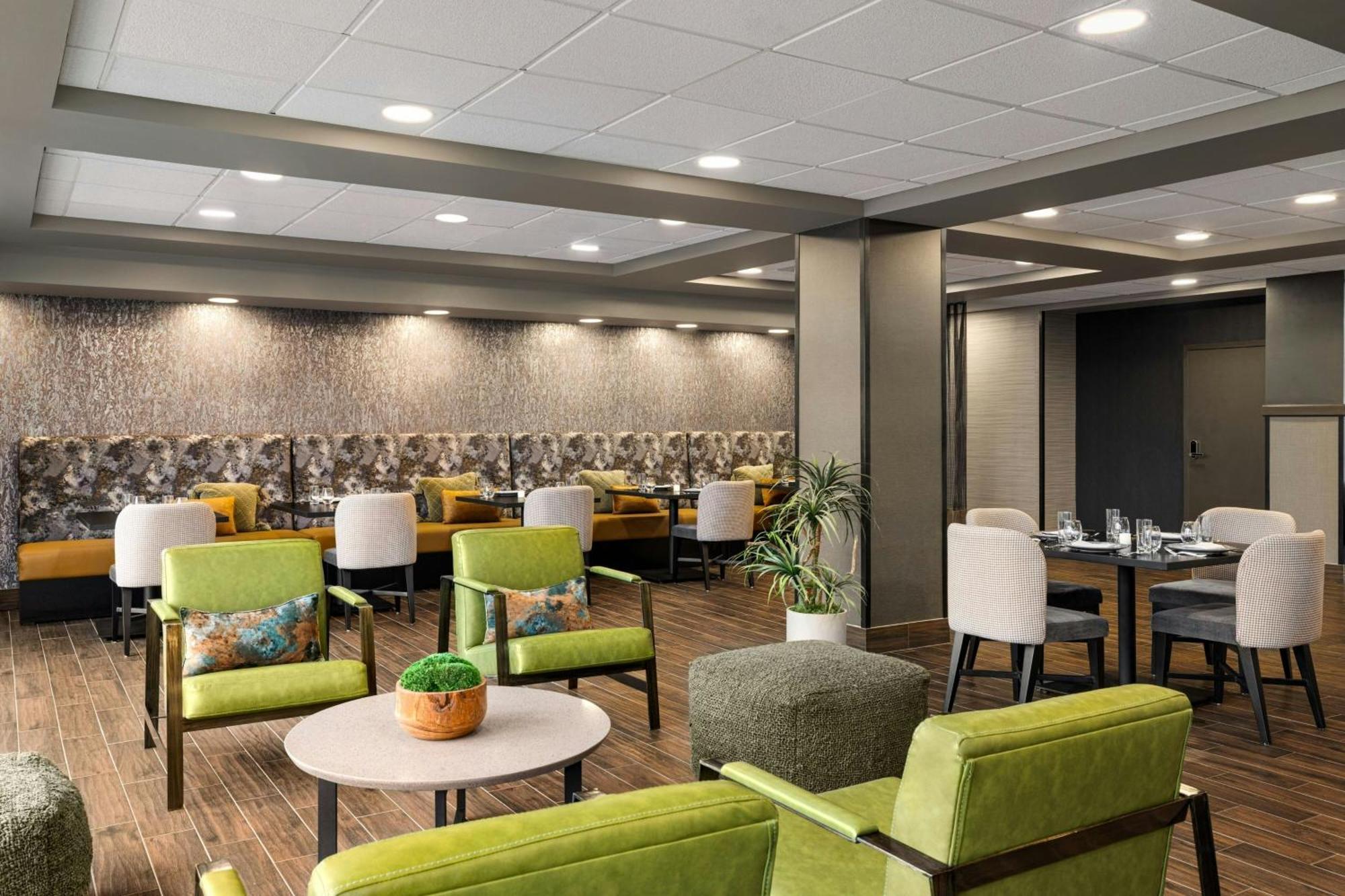Four Points By Sheraton Columbus-Polaris Екстериор снимка